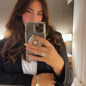 Meet your Posher, Ally